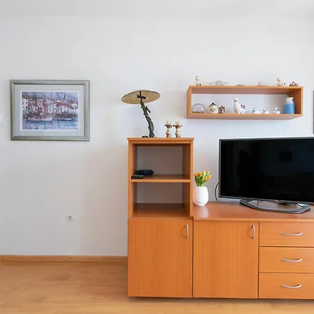 3 Apartment *