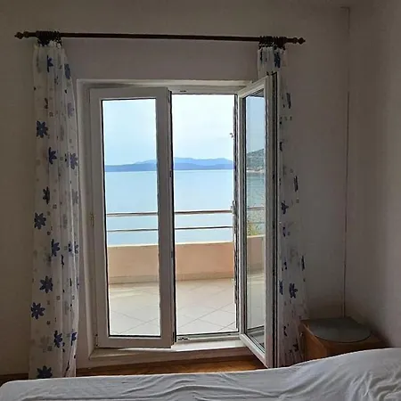 3 * Podgora