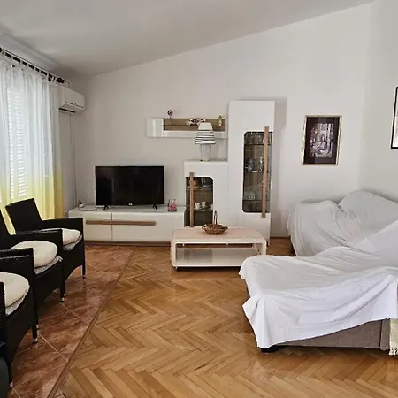 Apartment 3