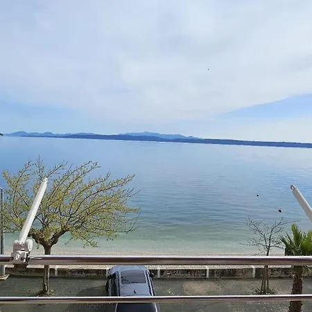 Apartment 3 *