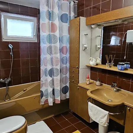 3 Apartment *