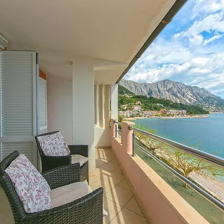 3 Apartment *