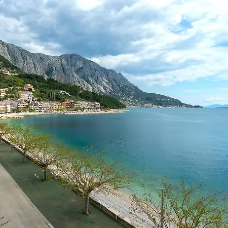 3 * Podgora