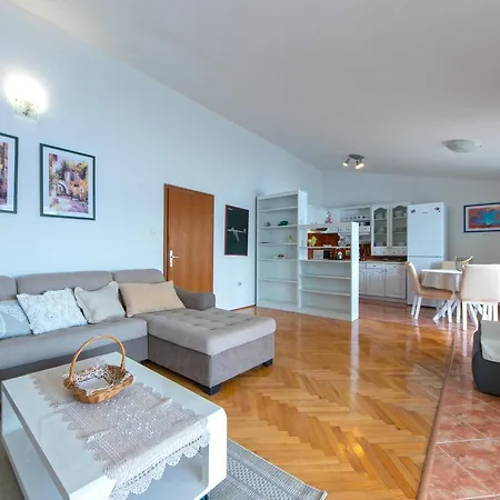 3 Apartment Podgora