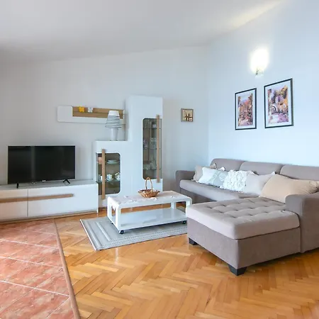 Apartment 3 Podgora
