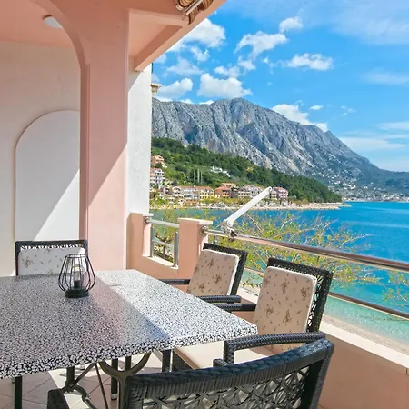 3 * Podgora