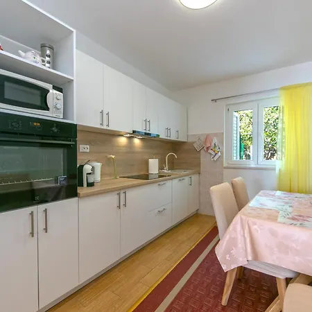 Apartment 3 Podgora